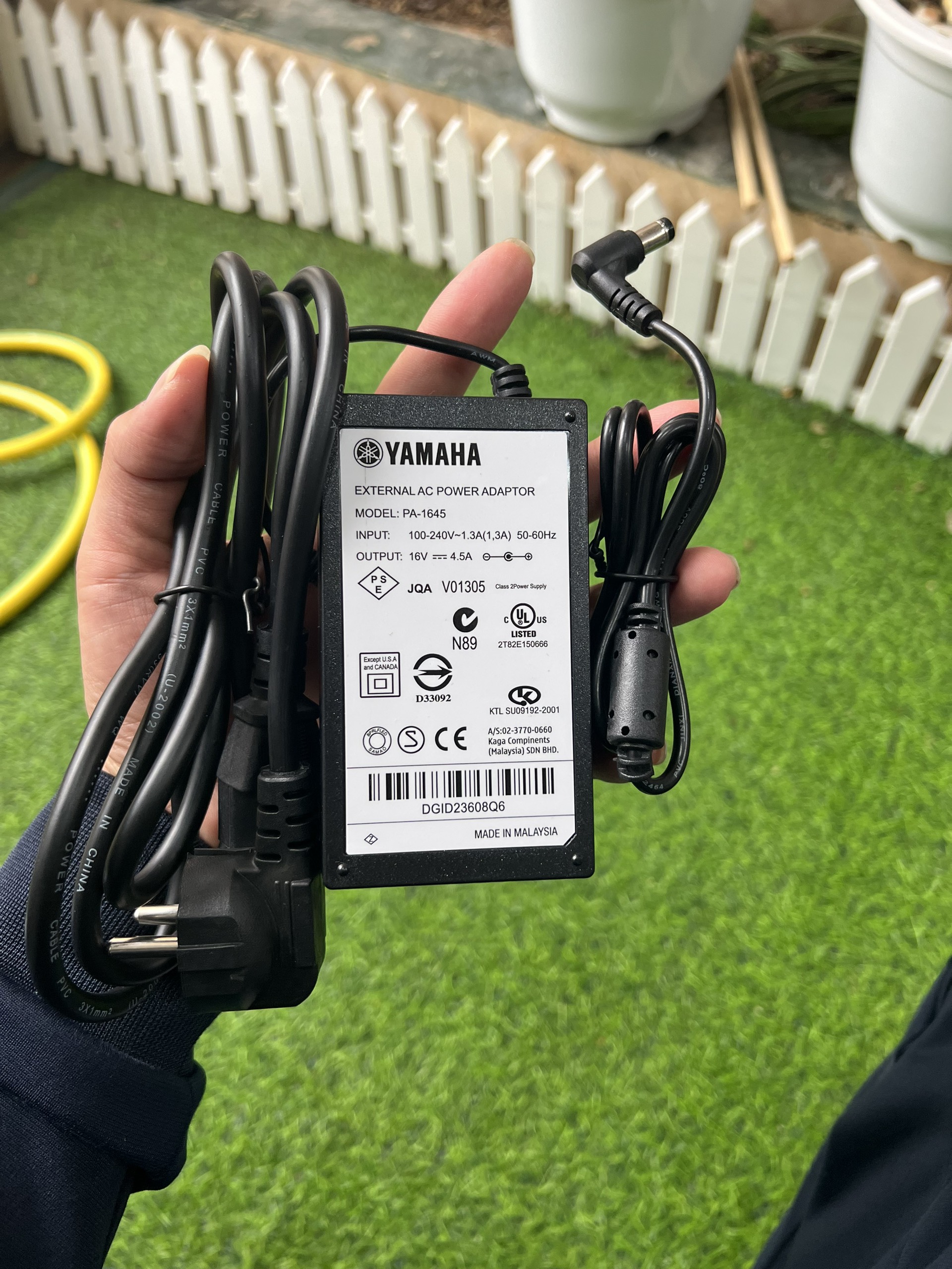 CỤC NGUỒN CHO ĐÀN YAMAHA PSR-S670