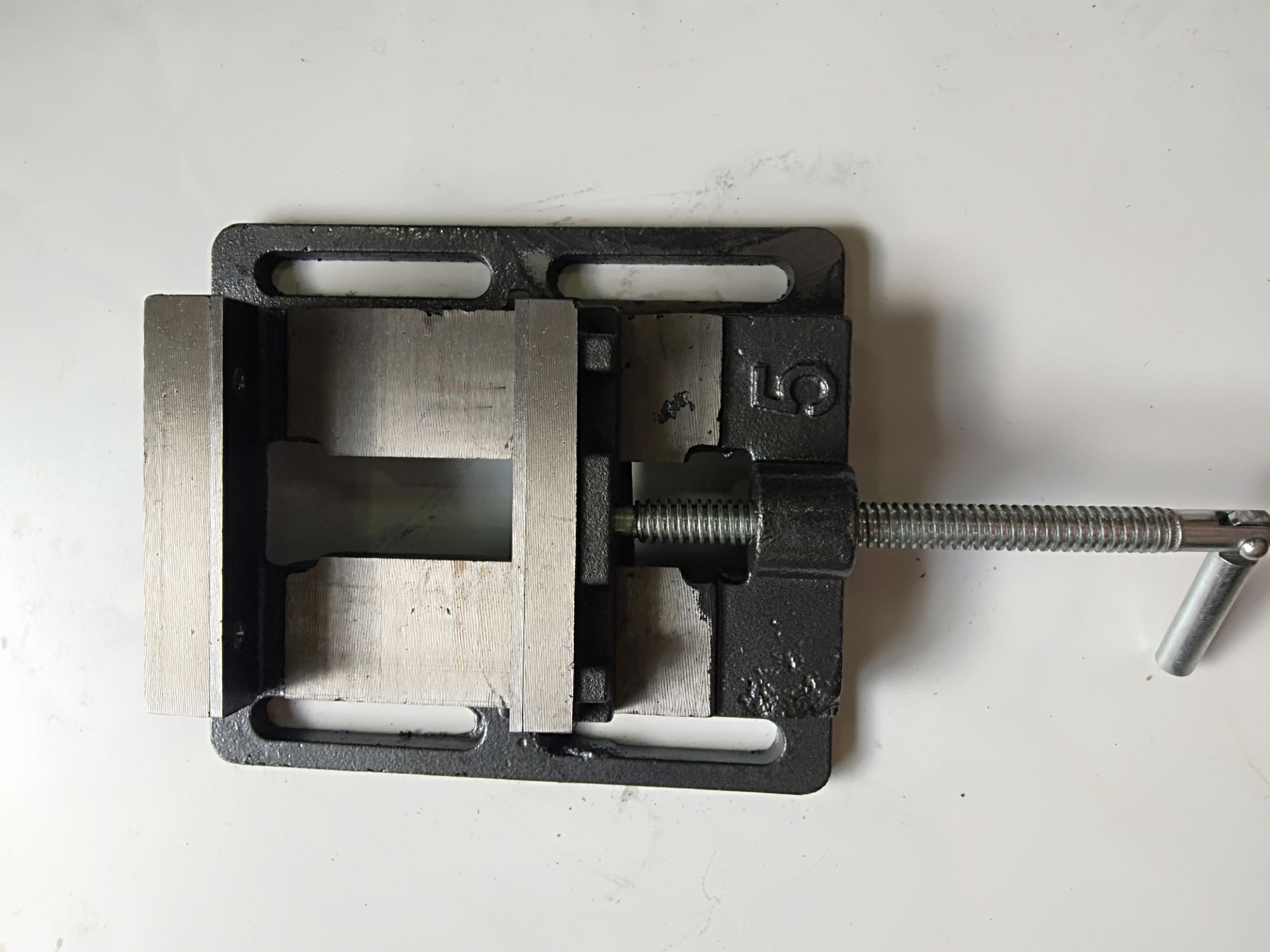 Ê tô bàn kẹp số 5in -- 125mm