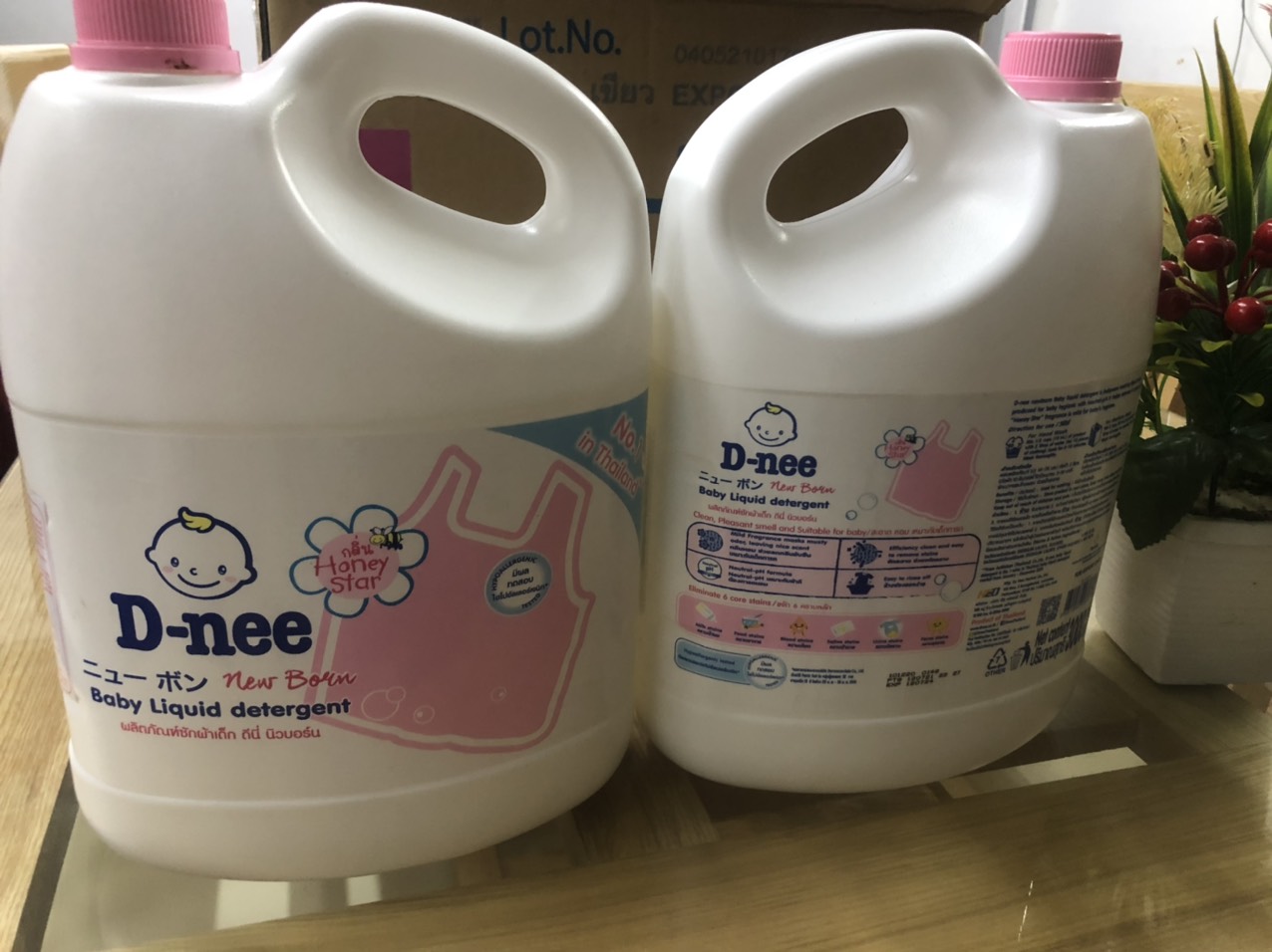 (1 thùng) Nước giặt quần áo em bé Dnee 3000ml