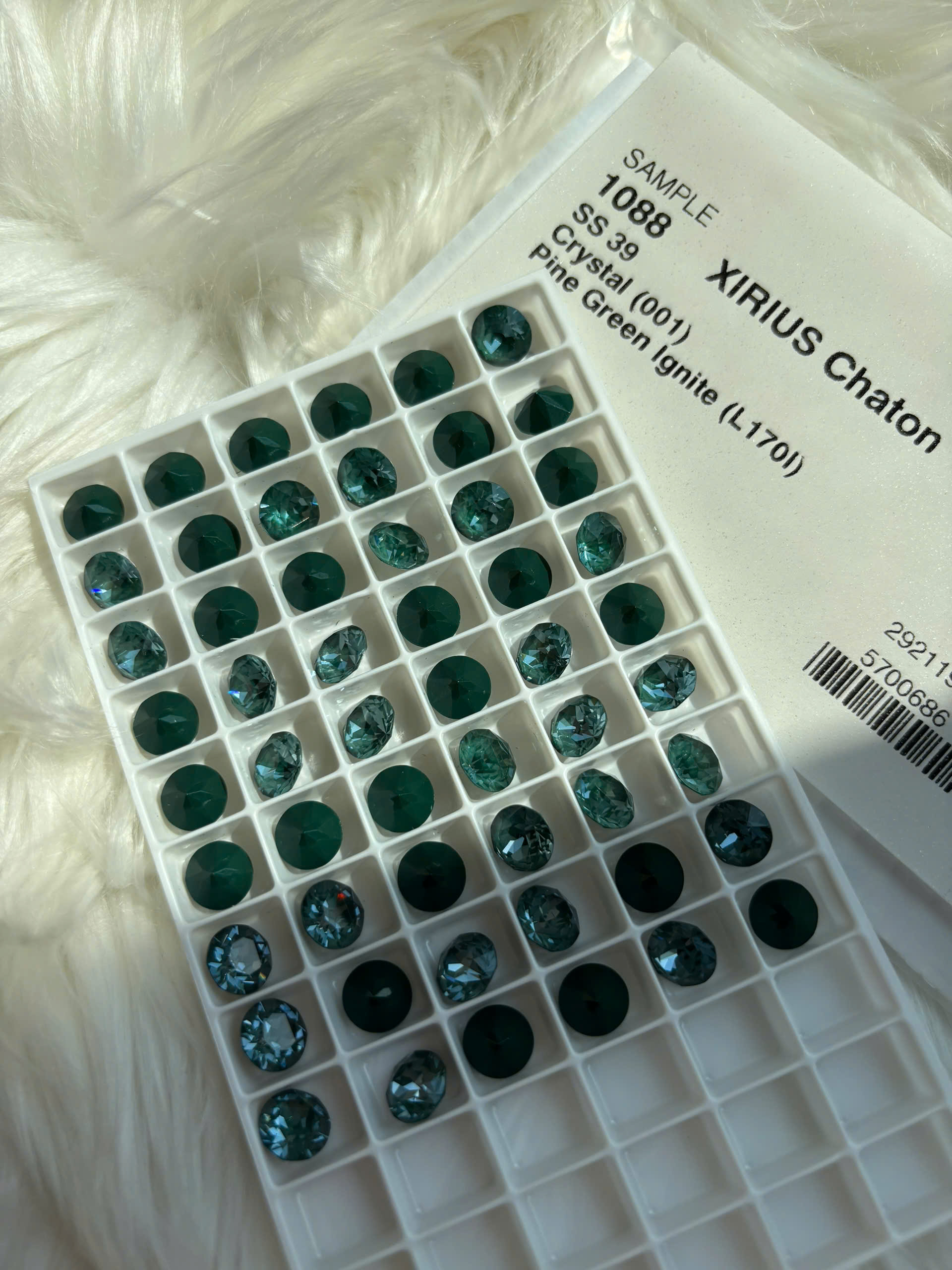 Pha lê Áo chân nhọn đính móng/ trang sức 1088 SS29 4 viên