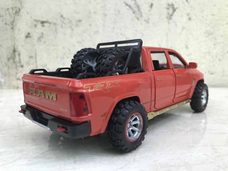 Mô hình xe PICKUP Dodge RAM 1500  - 1:32