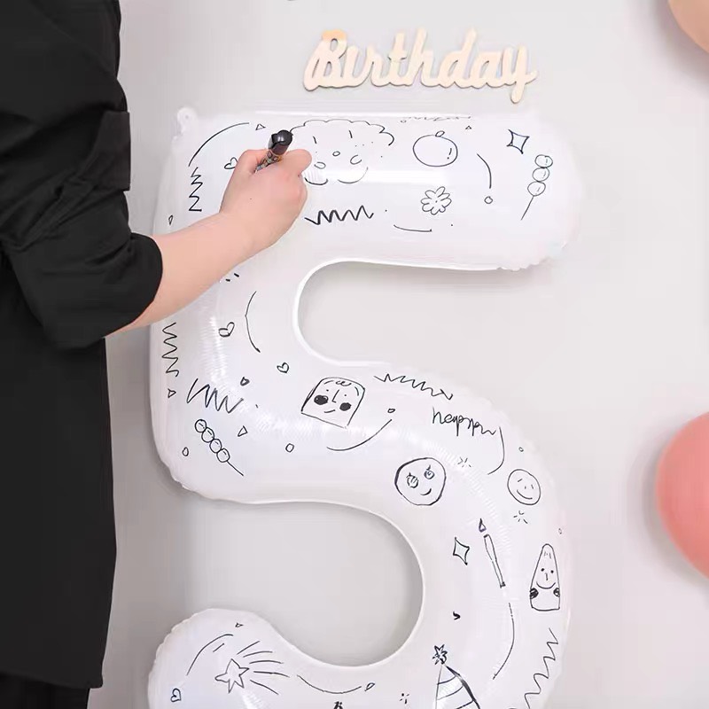 Bóng số trắng size lớn