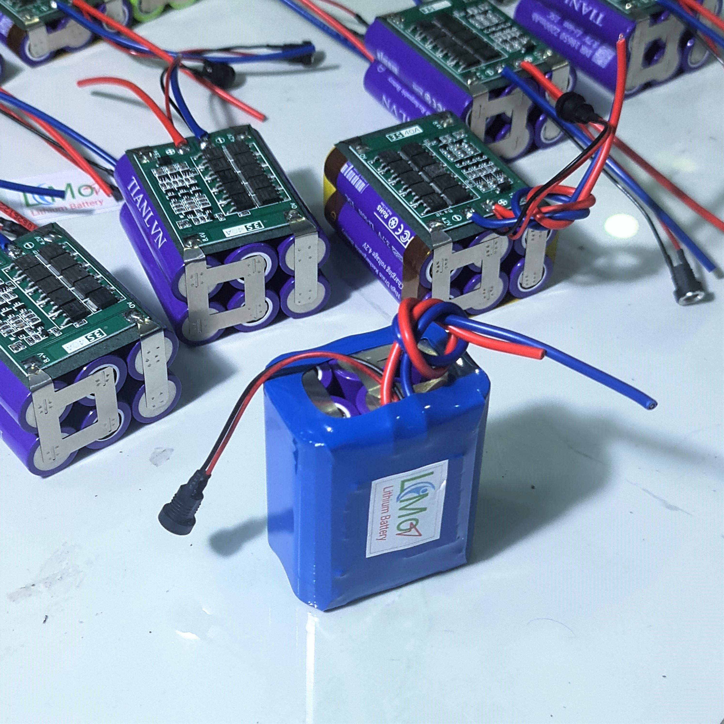 Khối pin 3S2P 12V 4400mah, Pin mới, chính hãng TIANLVN dòng xả cao chuyên dùng cho máy khoan, loa, đèn, nguồn dự phòng wifi.... Khối pin được đóng từ 6 cell pin tím TIANVN + Mạch bảo vệ 3S 40A - LIMO