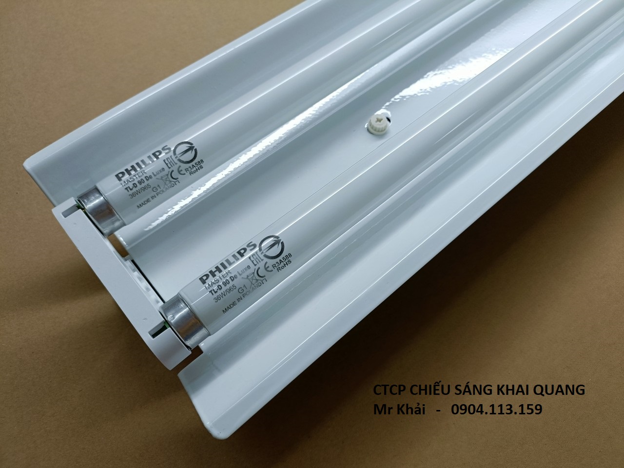 (SALE) Bộ đèn so màu D65 2x36W Philips sơn trắng tĩnh điện