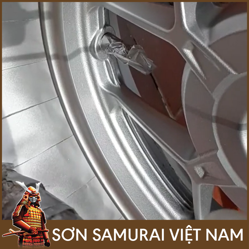 Chai sơn samurai màu bạc sáng H111