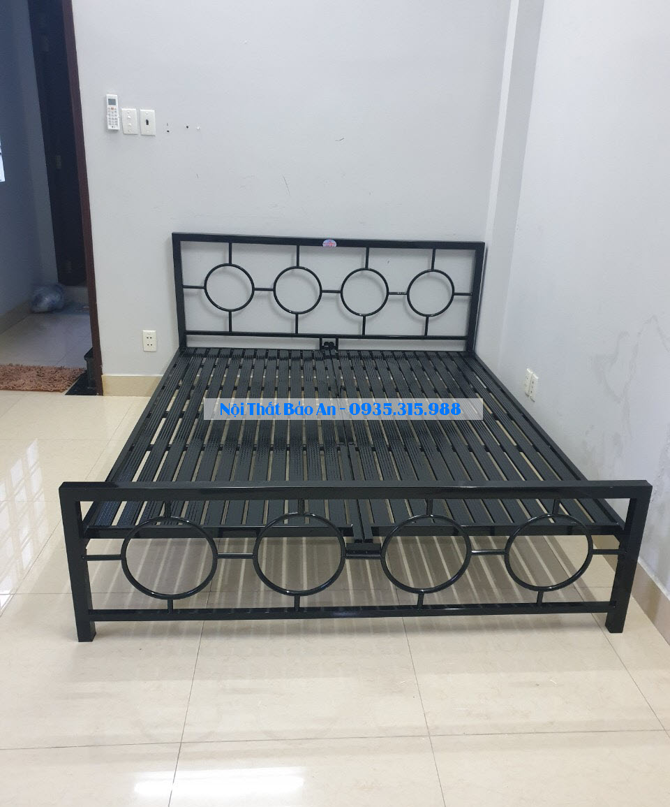 Giường sắt kiểu tròn rộng 1m6 x 2m