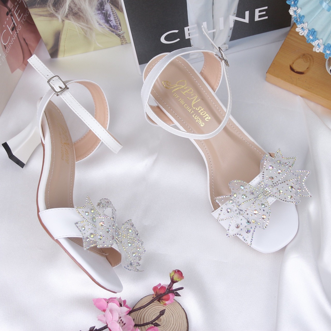 Giày sandal nữ cao gót kiểu 5p quai bản ngang kết nơ lưới đính đá lấp lánh SD68