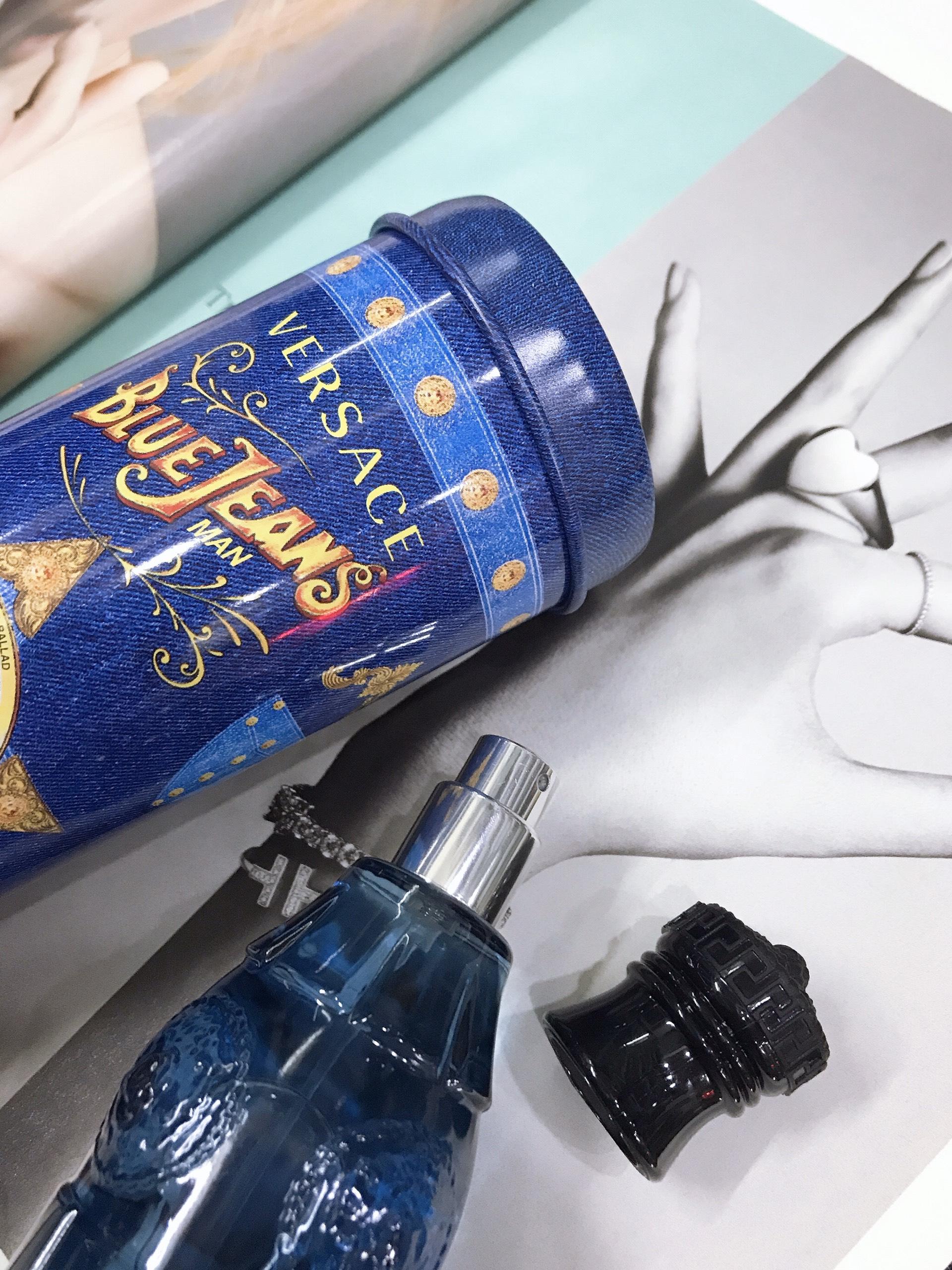 Nước hoa nam Versace Blue Jeans EDT 75ml
