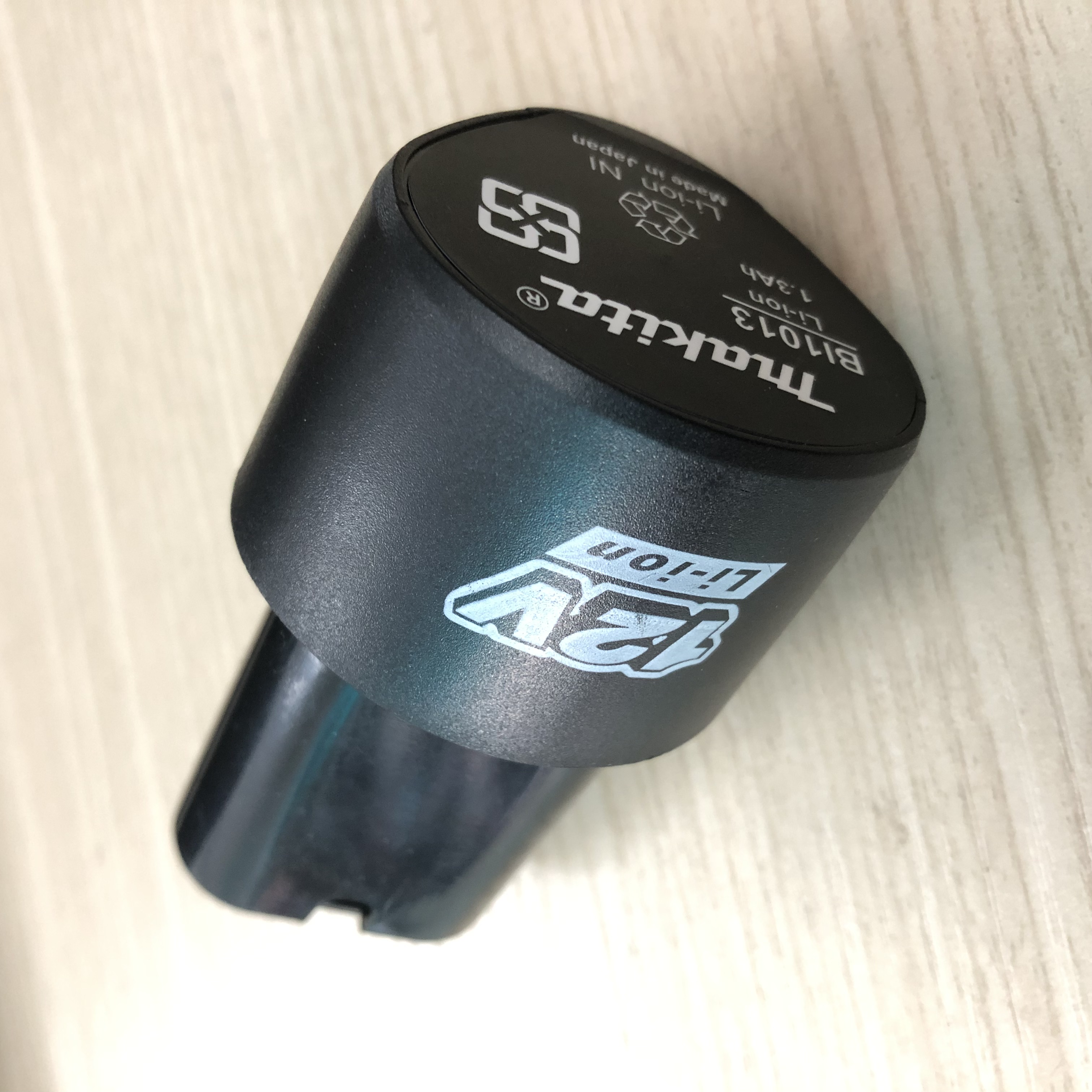Pin 12V 3 cell 3 tiếp điểm - Dạng đứng - Cạnh bằng - dùng cho khoan pin 12V Trung Quốc
