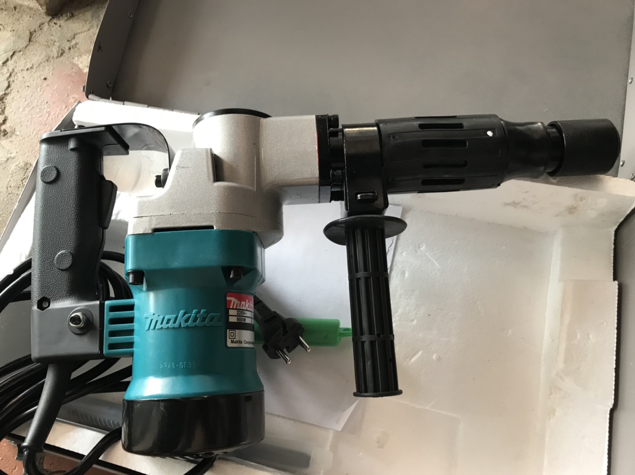 máy đục bê tông 0810 makita Loại 1