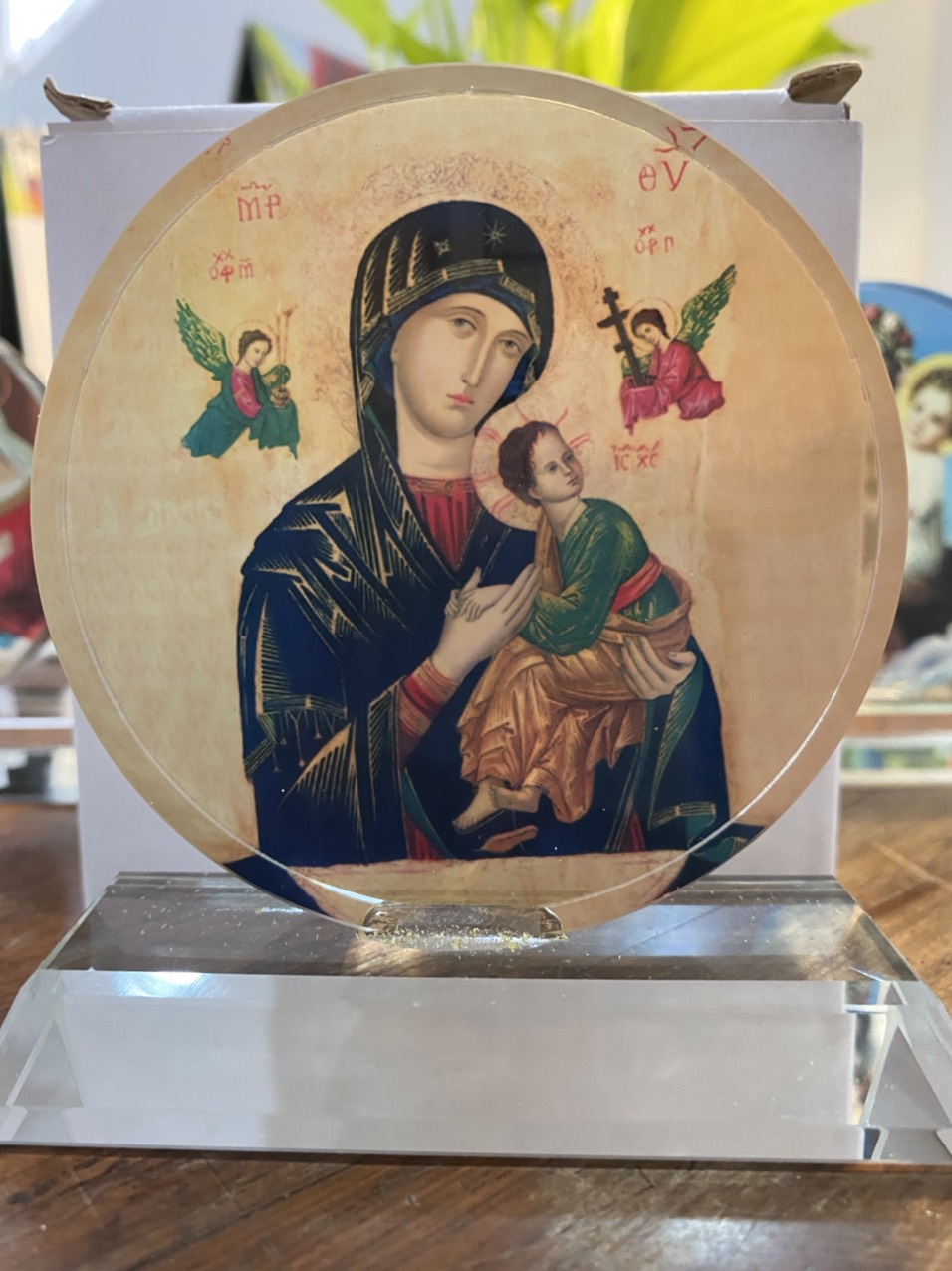 Tượng công giáo tượng pha lê tròn màu