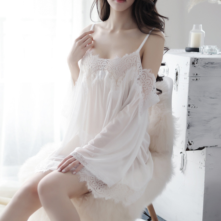 Áo ngủ trễ vai ren mỏng gợi cảm