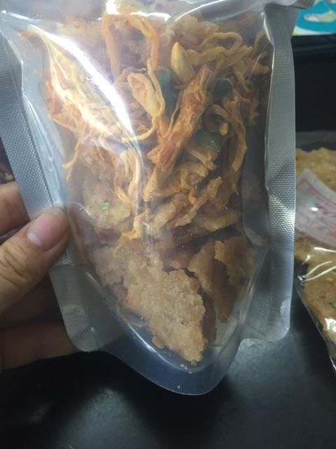 100gr cơm cháy lắc khô gà (túi zip 100gr)
