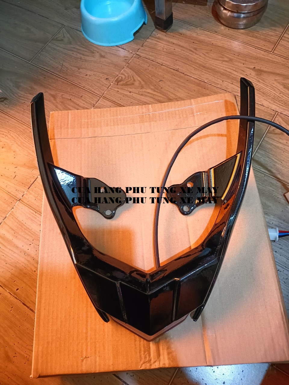 Cảng sau xe Sirius có đèn F1