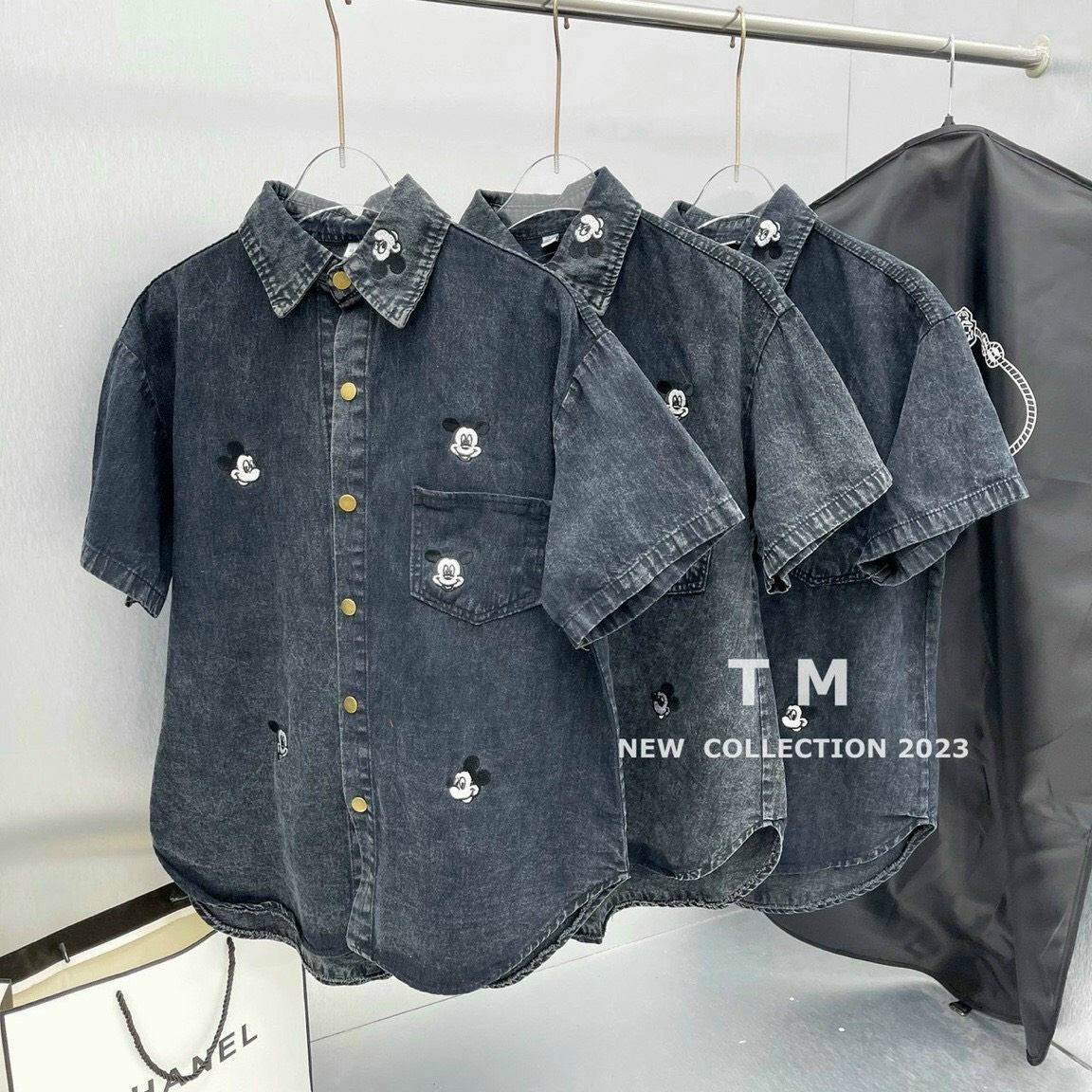 Áo Sơ Mi Jean Thêu mickey siêu xịn