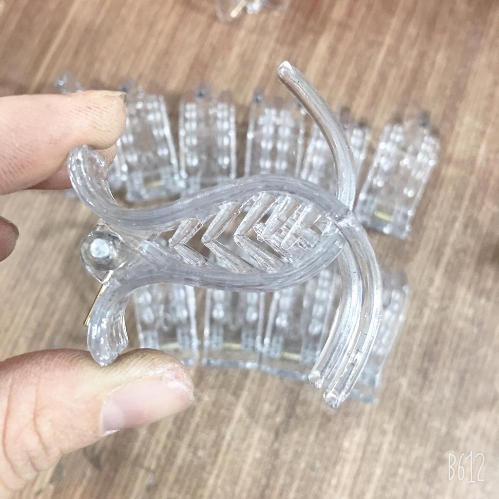 Kẹp Tóc càng cua 5 răng trắng trong .