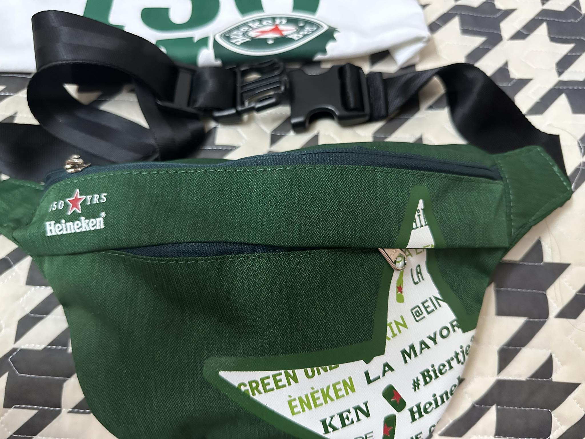Túi đeo chéo, đeo vai Heineken