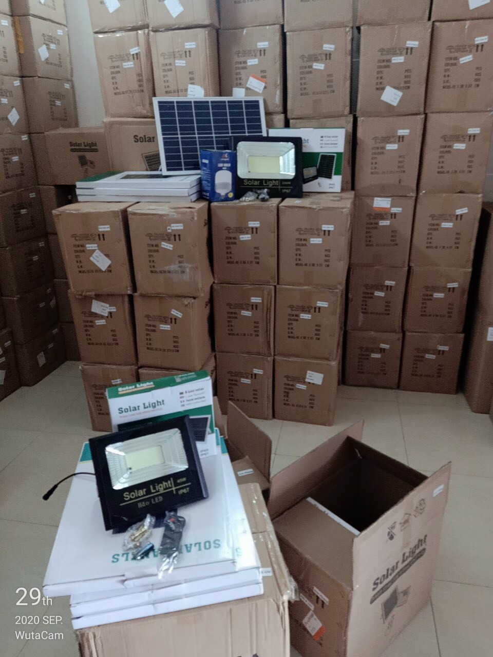 ĐÈN LED NĂNG LƯỢNG MẶT TRỜI SOLAR LIGHT 200W