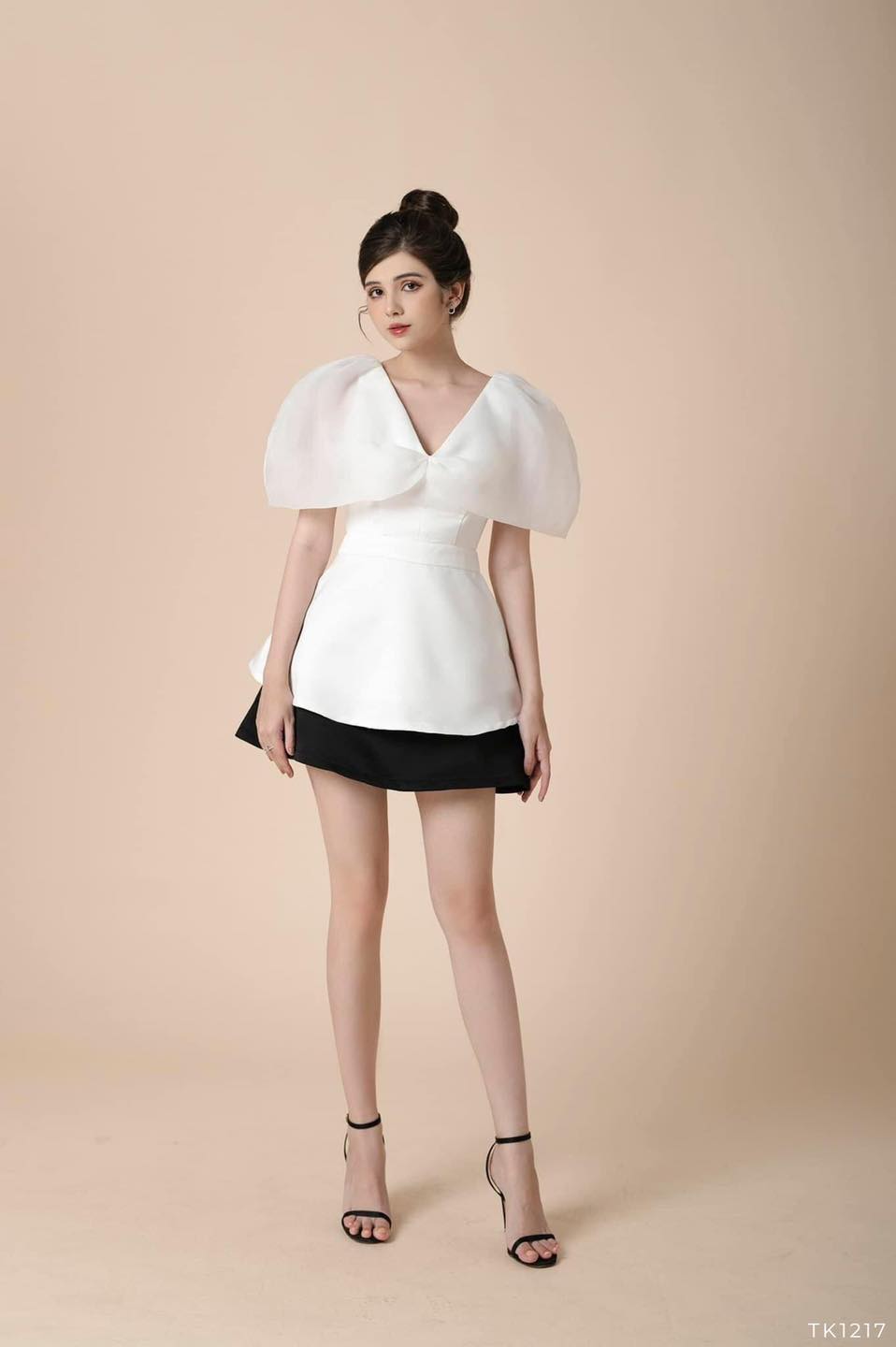 [Ảnh thật] Áo peplum cổ V phối oganza tay phồng