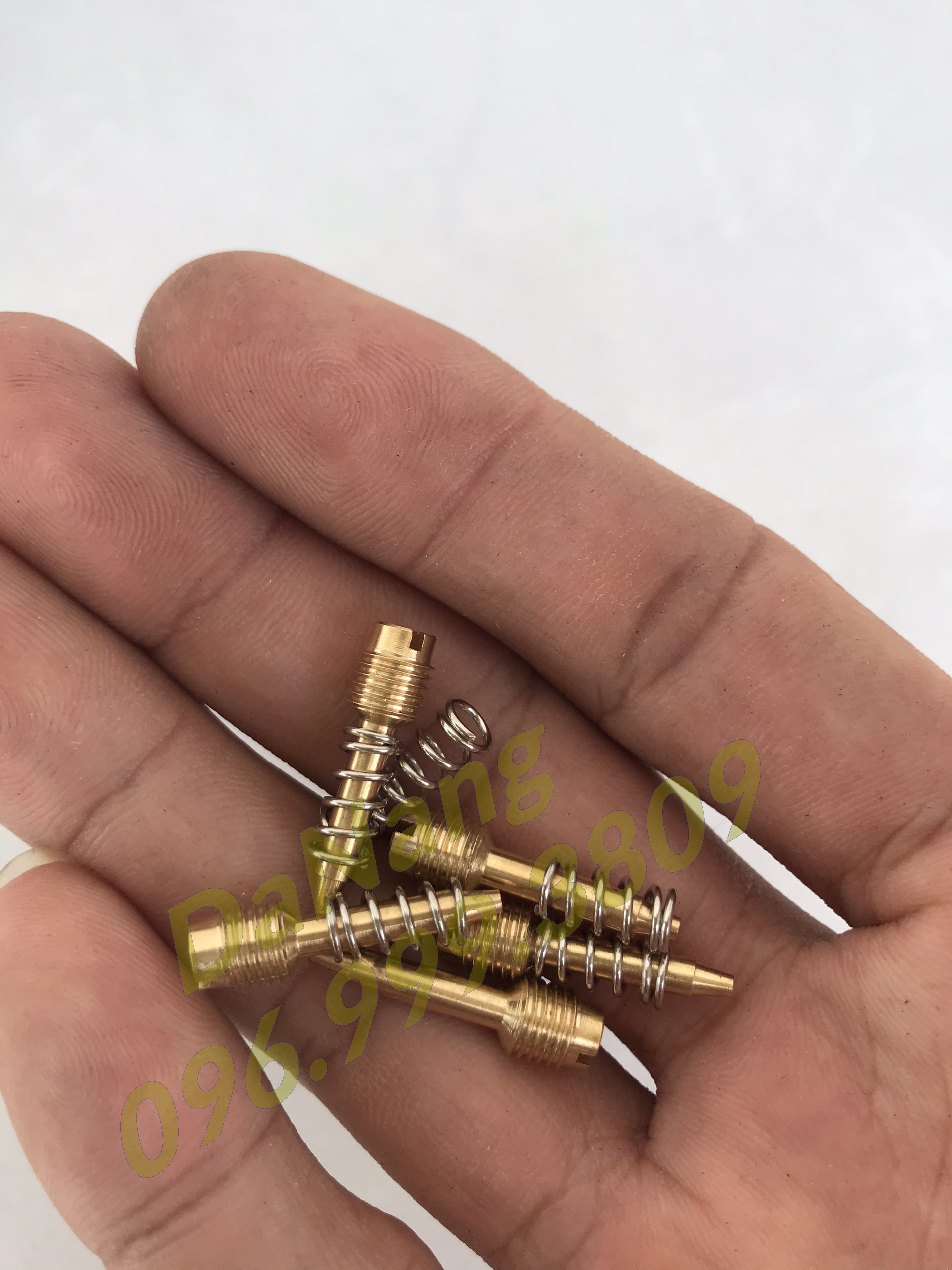 Vít chỉnh gió xe máy