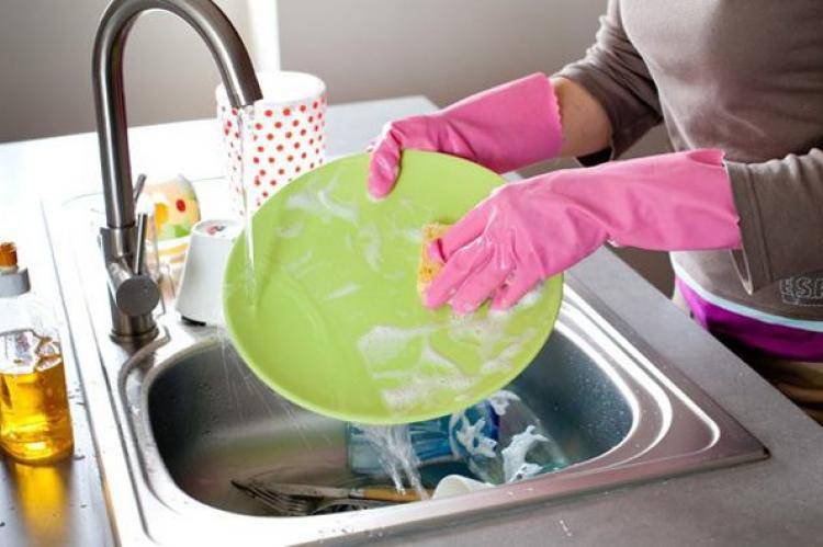 Nước rửa chén bát Thái Lan can 2.200ML