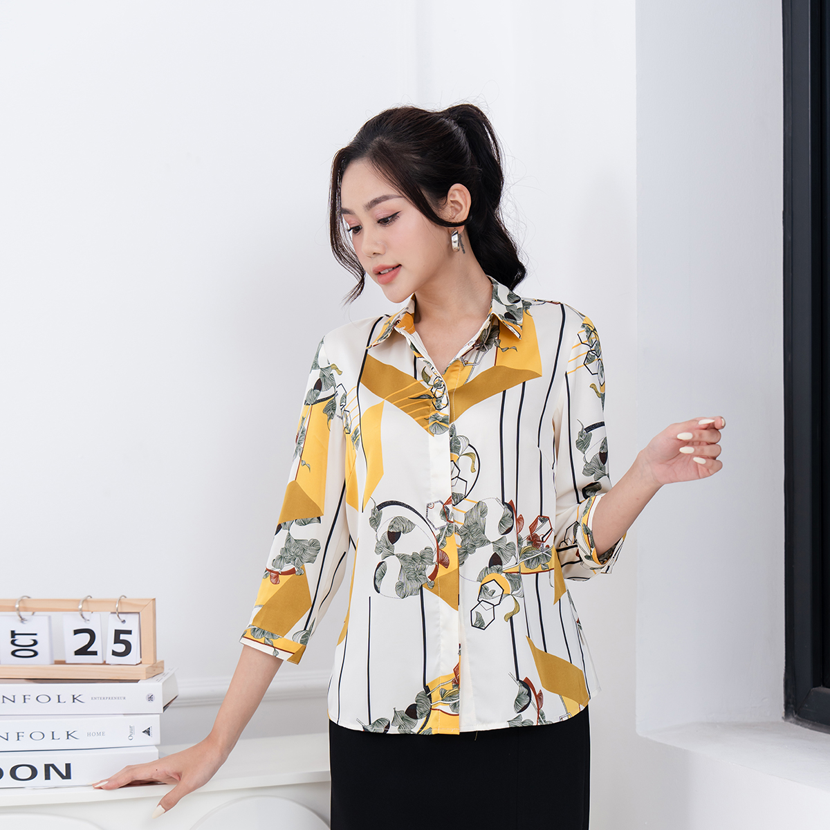 Áo sơ mi nữ lụa cổ đức họa tiết LAMER L61H22Q060