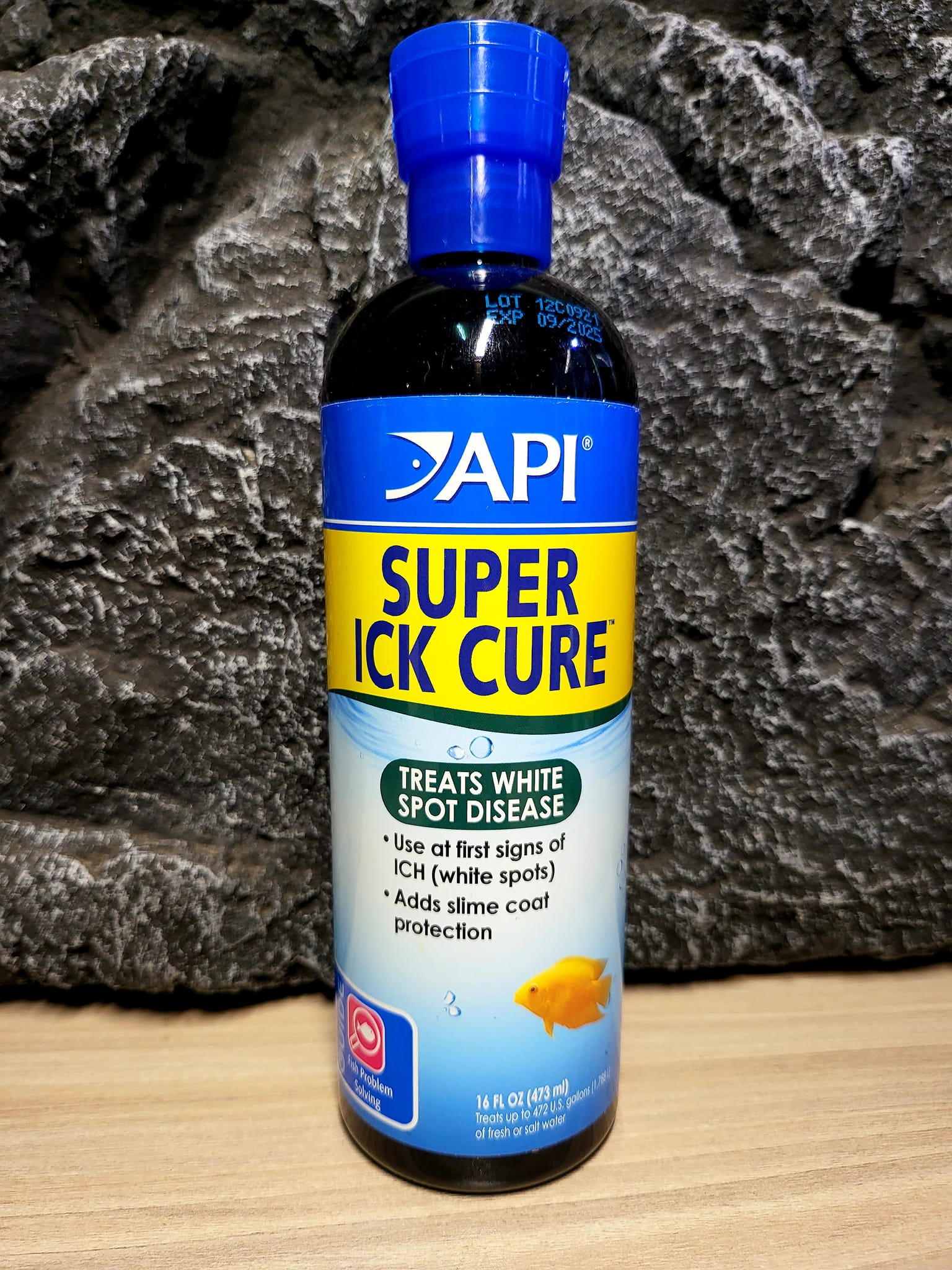 API - Super Ick Cure (473 ml) - Diệt đốm trắng và Cạ mình ở cá