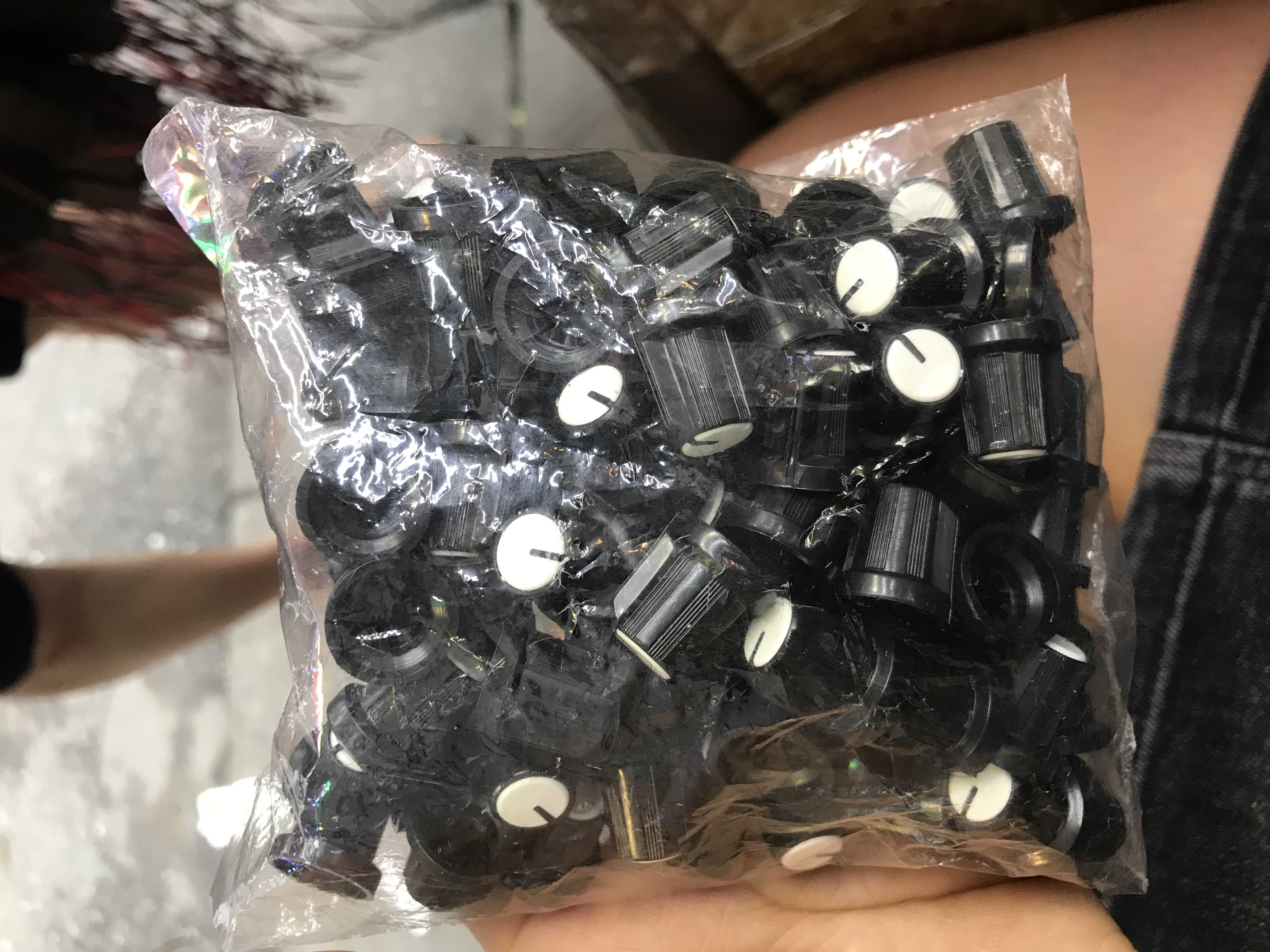 Núm triết áp gói 50 chiếc - numtrietap