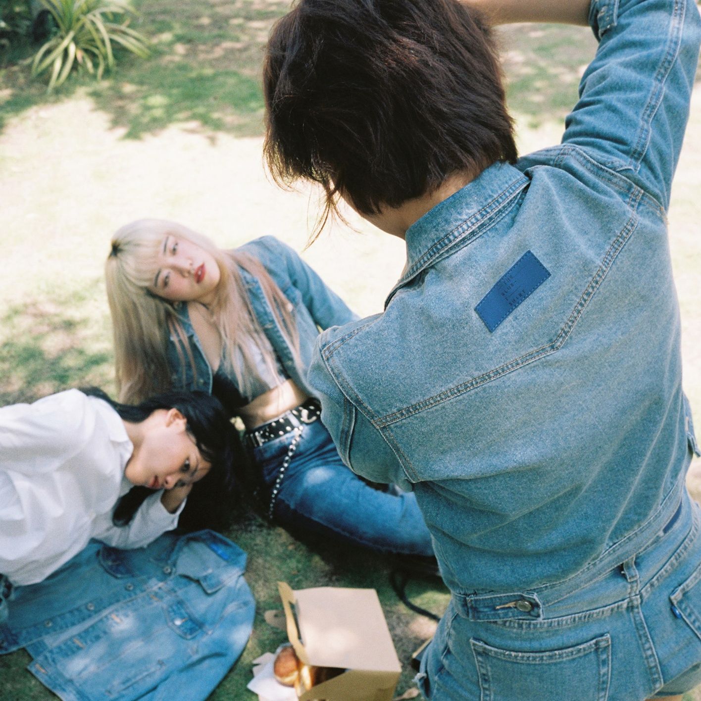 TheBlueTshirt - Blue Dream Jean Jacket - Áo Khoác Jean Xanh