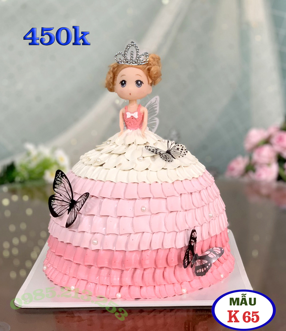 Bánh giả , bánh kem mô hình để chụp ảnh hoặc trưng bày tiệm bánh, mẫu dâu vẽ kem ren