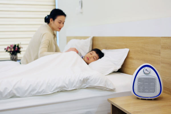 Quạt sưởi gốm Ceramic Mini FujiE CH-202 (đỏ/xanh lá/xanh dương)