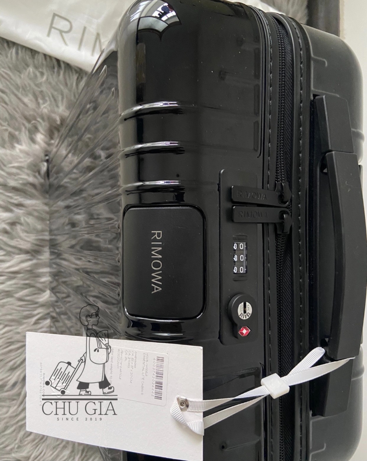 Vali Cao Cấp RMW Essential Lite