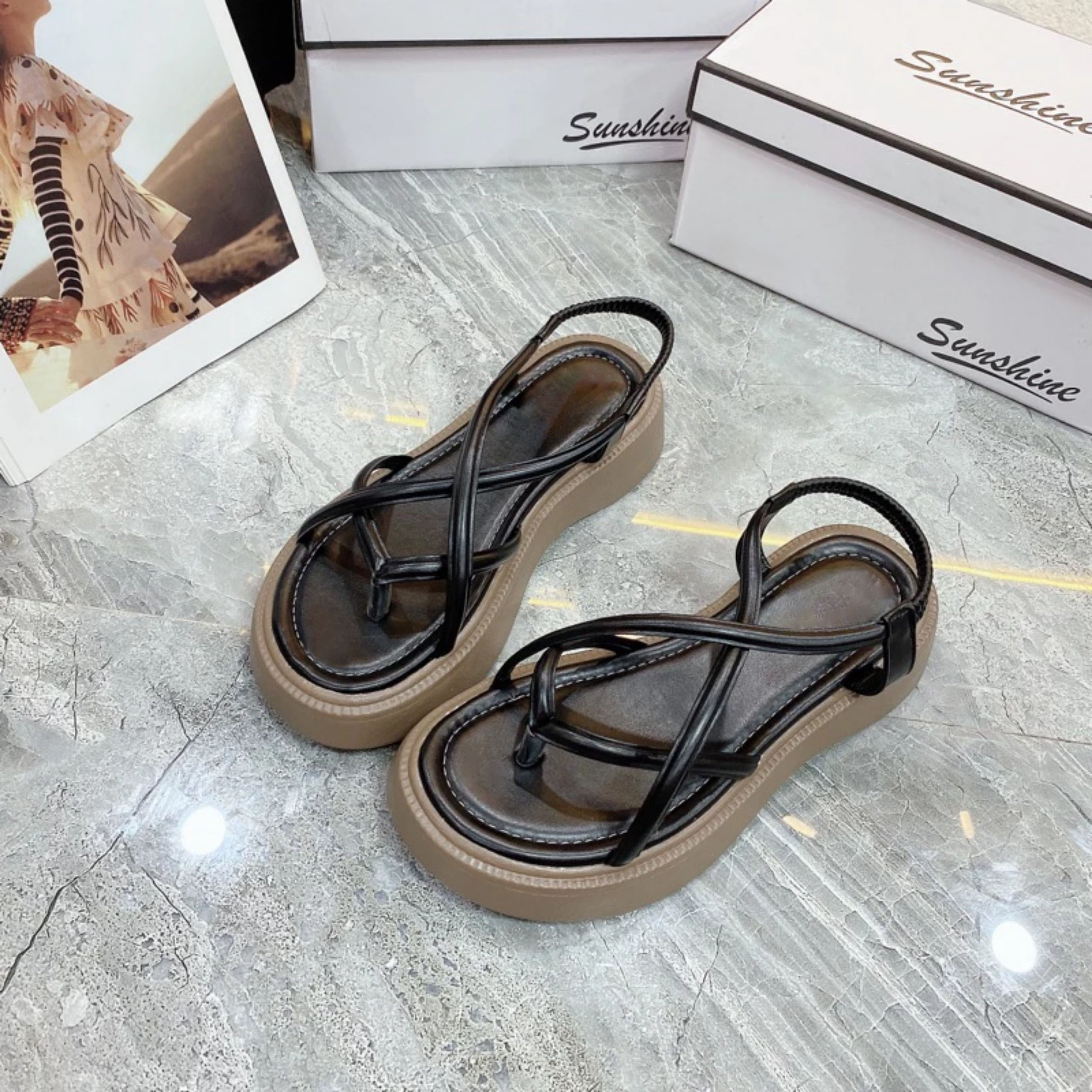 Giày Sandal nữ xỏ ngón 4 dây đan mút hậu chun đế PU cao 4P siêu êm