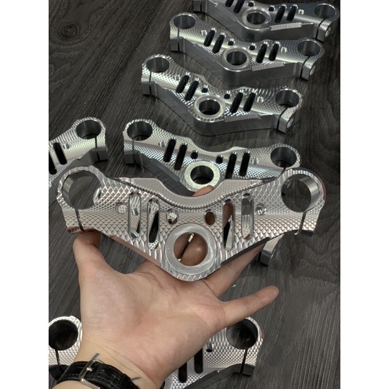 [Giá hủy diệt] Chảng ba CNC Satria Raider Fi