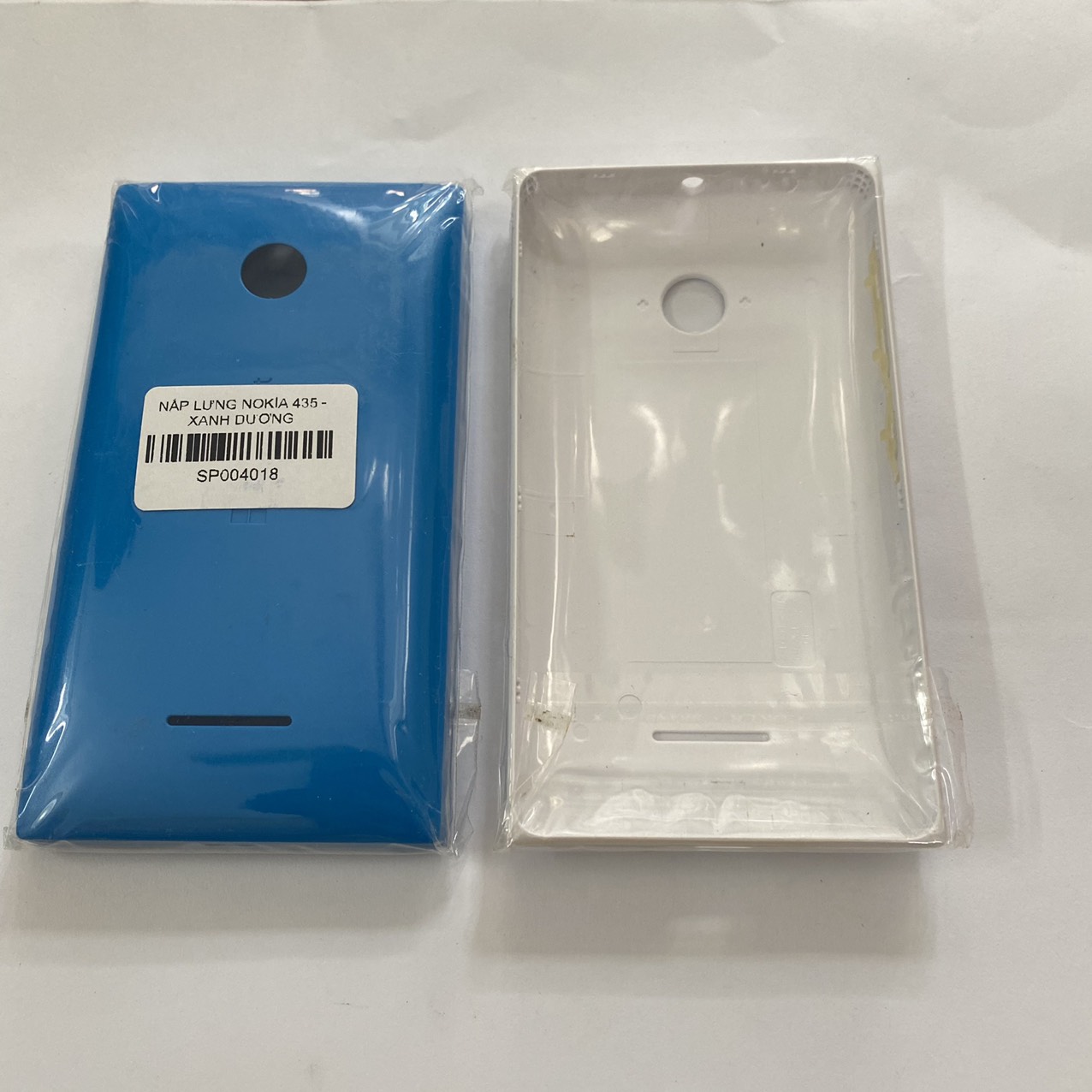 Thay nắp lưng Nokia 435