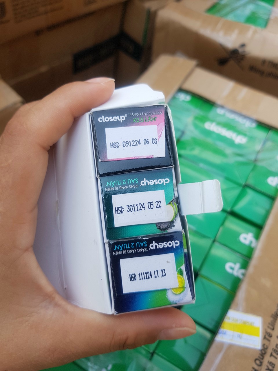 ( Mini 30g/tuýp ) 3 tuýp Kem đánh răng closeup 30g