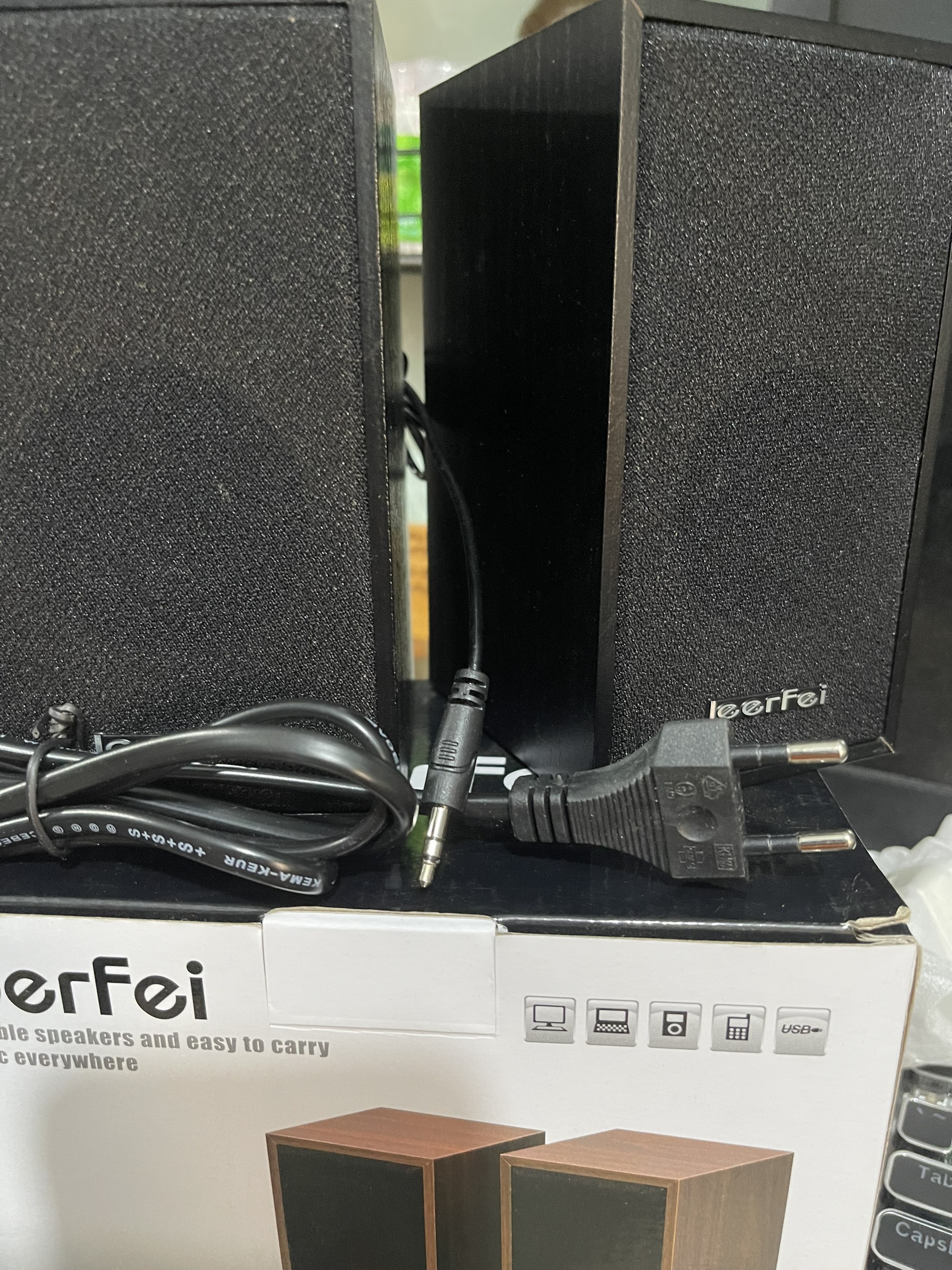 LOA LAPTOP LEERFEI 2.0 D9A ĐẦU CẮM ĐIỆN