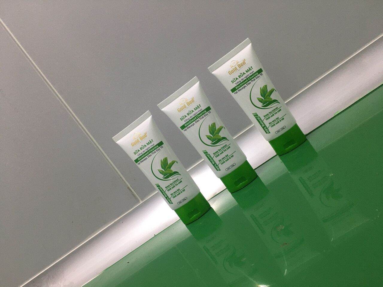 Sửa rửa mặt trà xanh Gold Bee