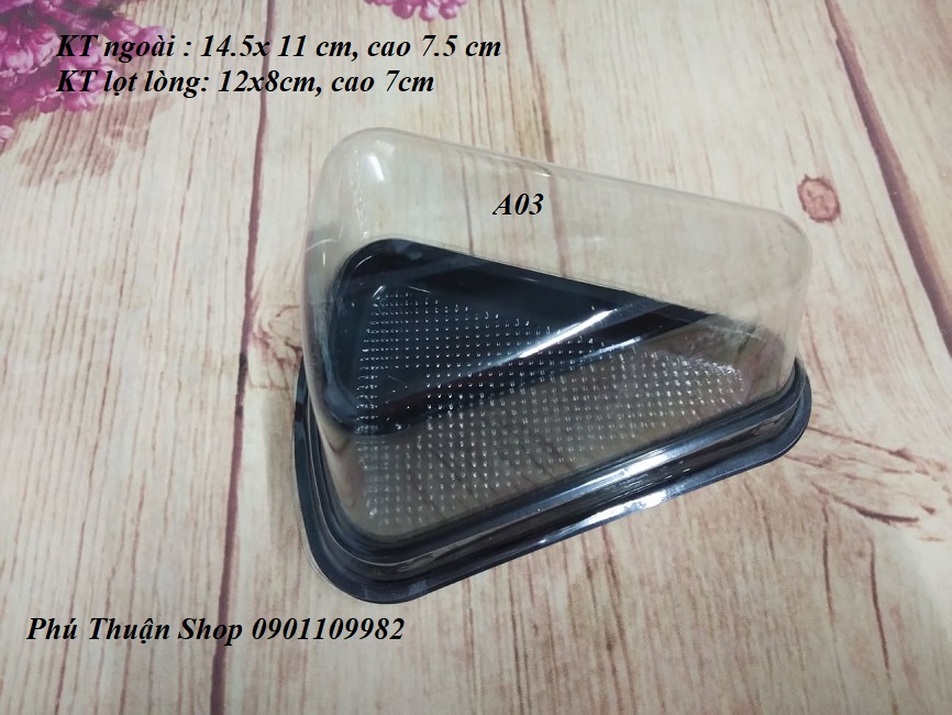 Bộ 100 hộp nhựa đựng bánh đế đen hình tam giác12cm cao 7cm - a03