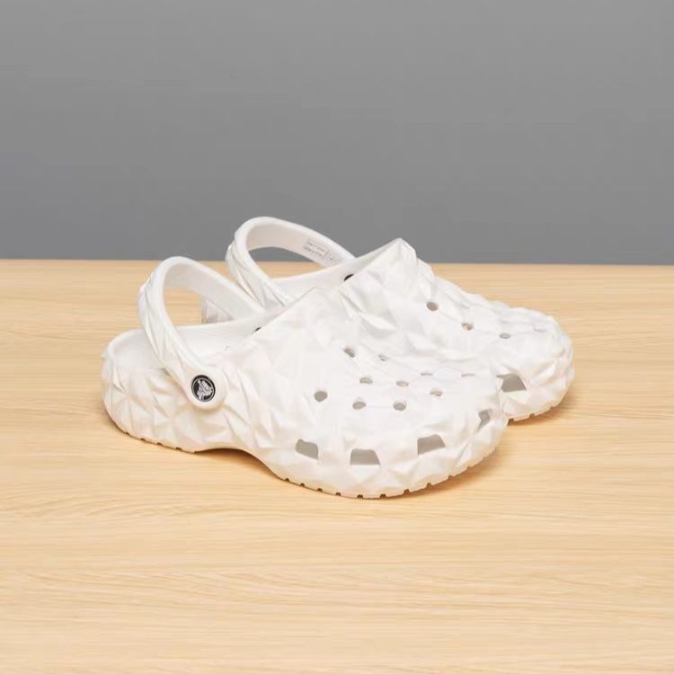 DÉP SỤC NHỰA ĐI MƯA CROCS BAND CLASSIC GEOMETRIC SẦU RIÊNG CHO CẢ NAM VÀ NỮ MÀU TRẮNG