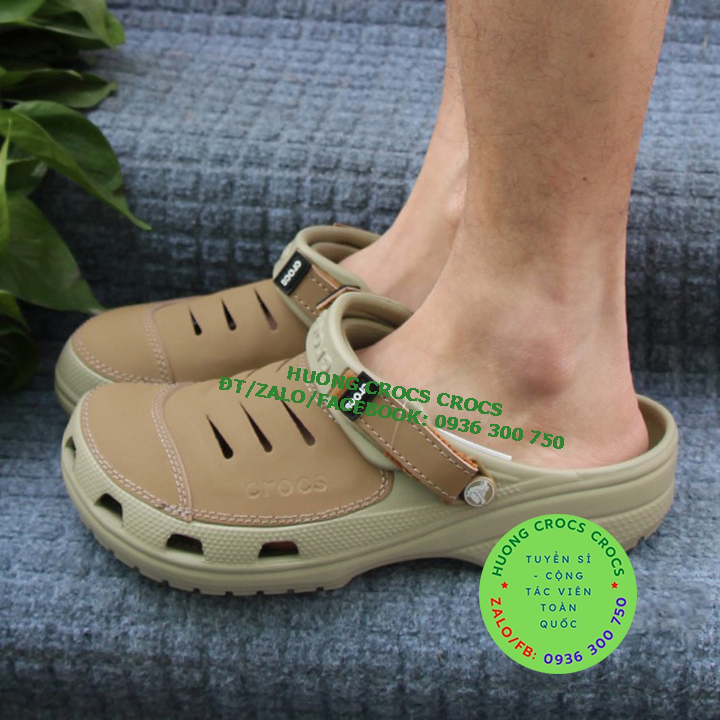 DÉP SỤC NHỰA ĐI MƯA CROCS YUKON SPORT CLOG CHO NAM MÀU ĐEN 