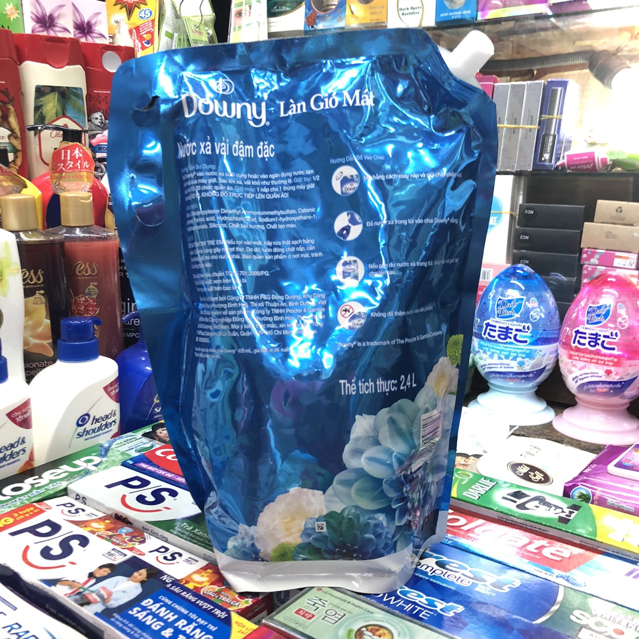 Nước Xả Vải Downy Làn Gió Mát 2.6L/Túi