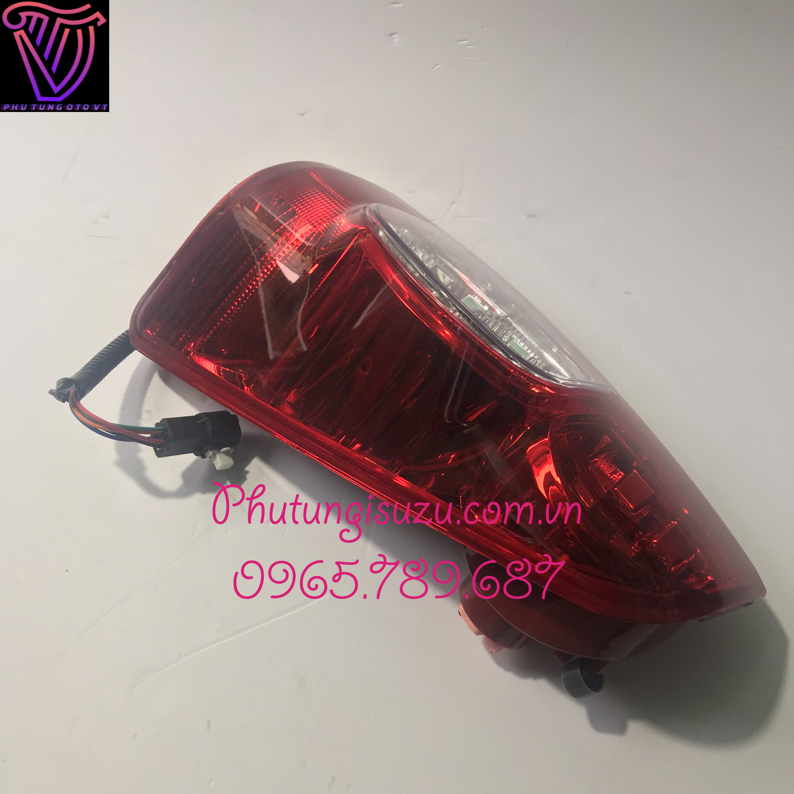 Đèn hậu Isuzu Dmax 2007