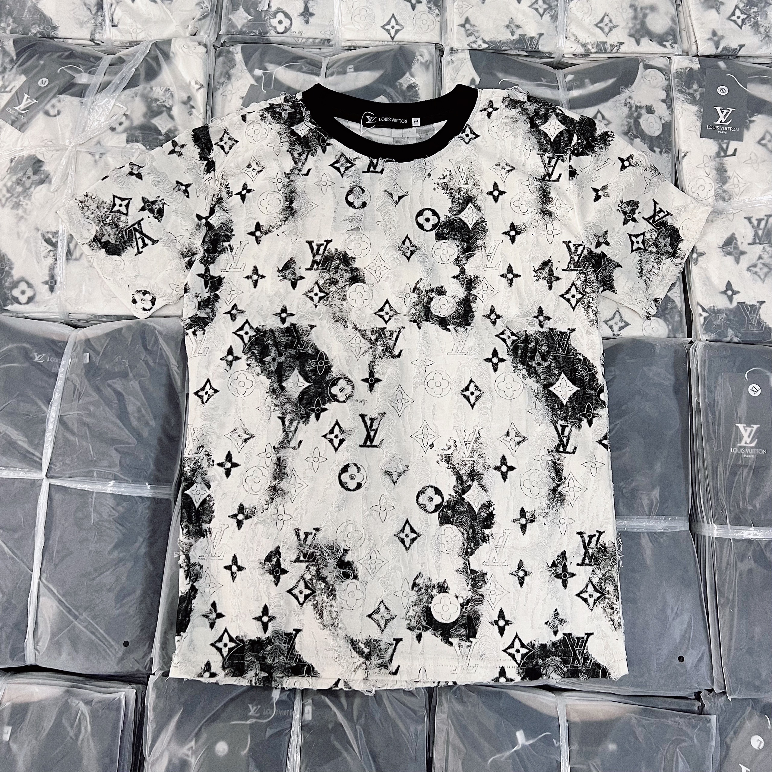 Áo thun nam cổ tròn tay ngắn vải nhung phối rách logo mẫu mới HOTT cao cấp của shop