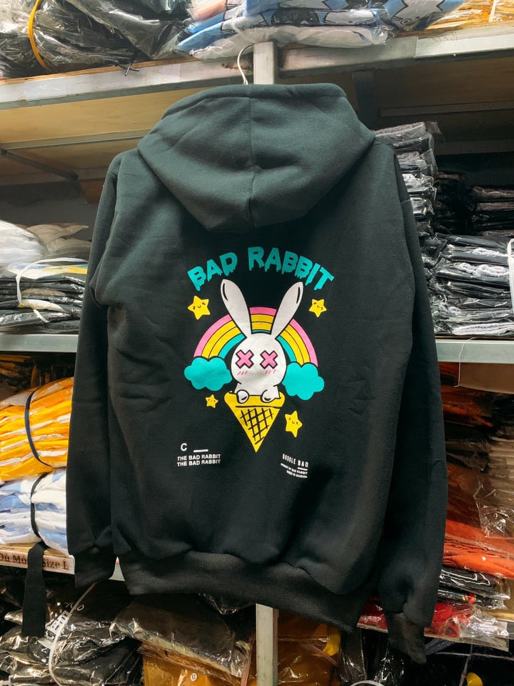 ÁO KHOÁC THUN CAO CẤP VỚI CHẤT LIỆU THUN MỀM MẠI IN HÌNH HỌA TIẾT 3D BAD RABBIT FORM RỘNG CÁ TÍNH NĂNG ĐỘNG