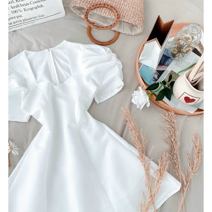 Đầm trắng tay phồng xếp ly 🌷