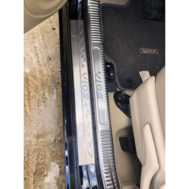Ốp bậc cửa, nẹp bước chân trong + ngoài xe Toyota Vios 2019- 2023