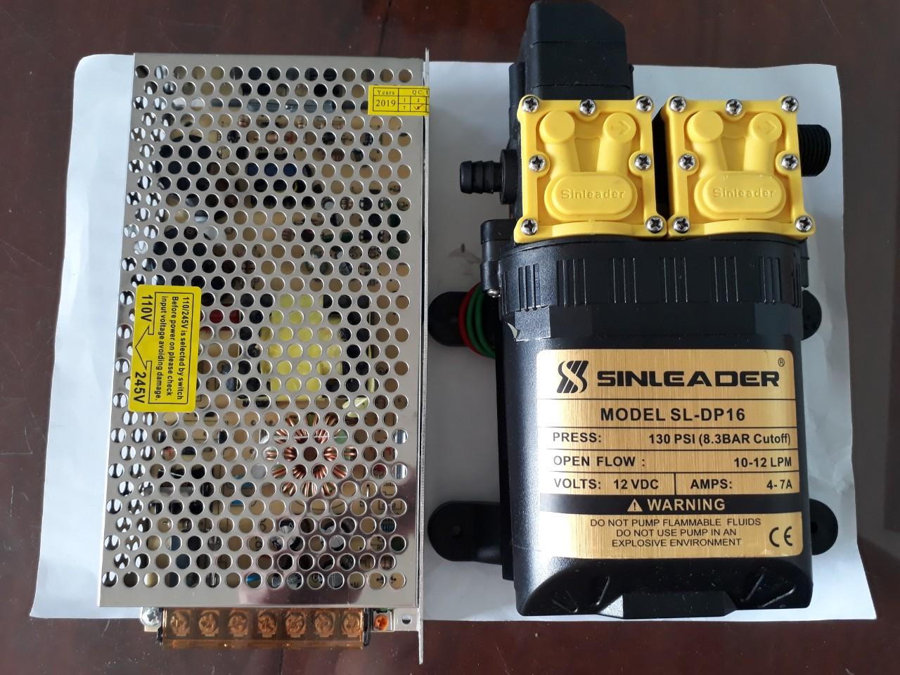 Máy rửa xe đôi mini áp lực mạnh kèm nguồn 12v