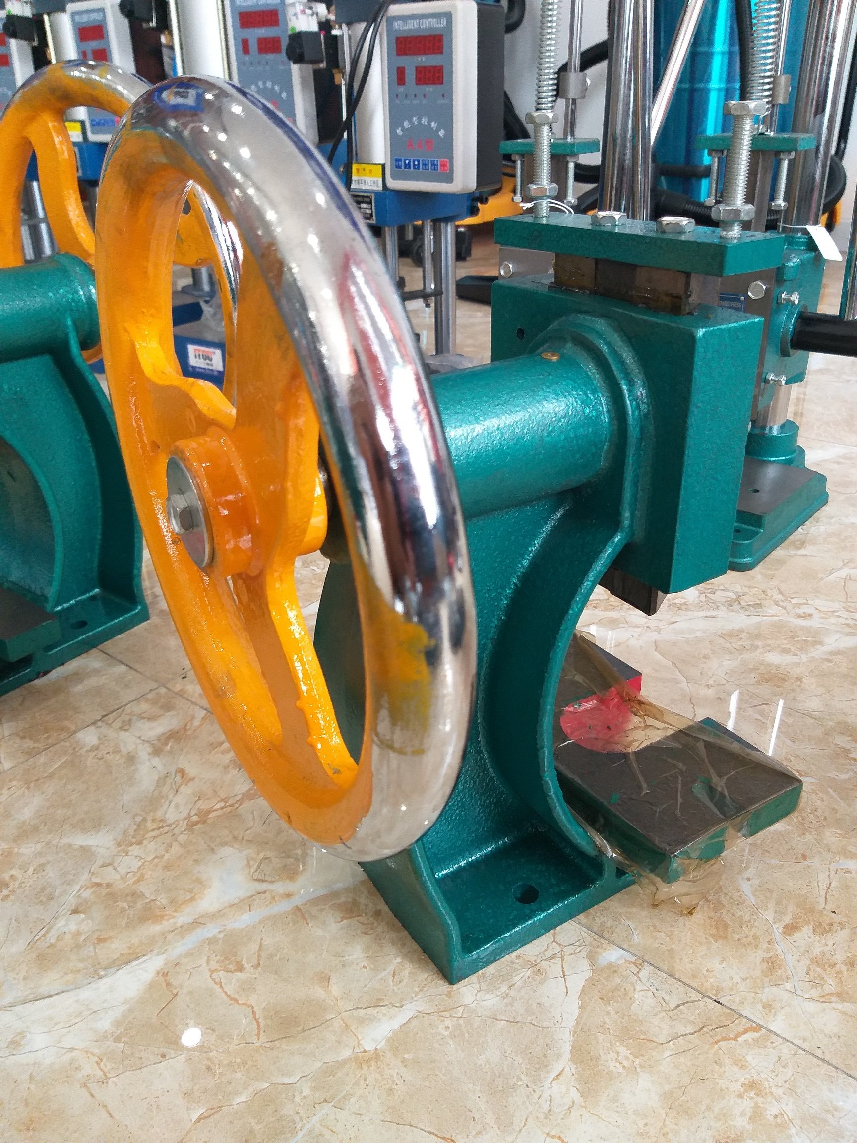 MÁY DẬP BÁNH ĐÀ MINI HM-40