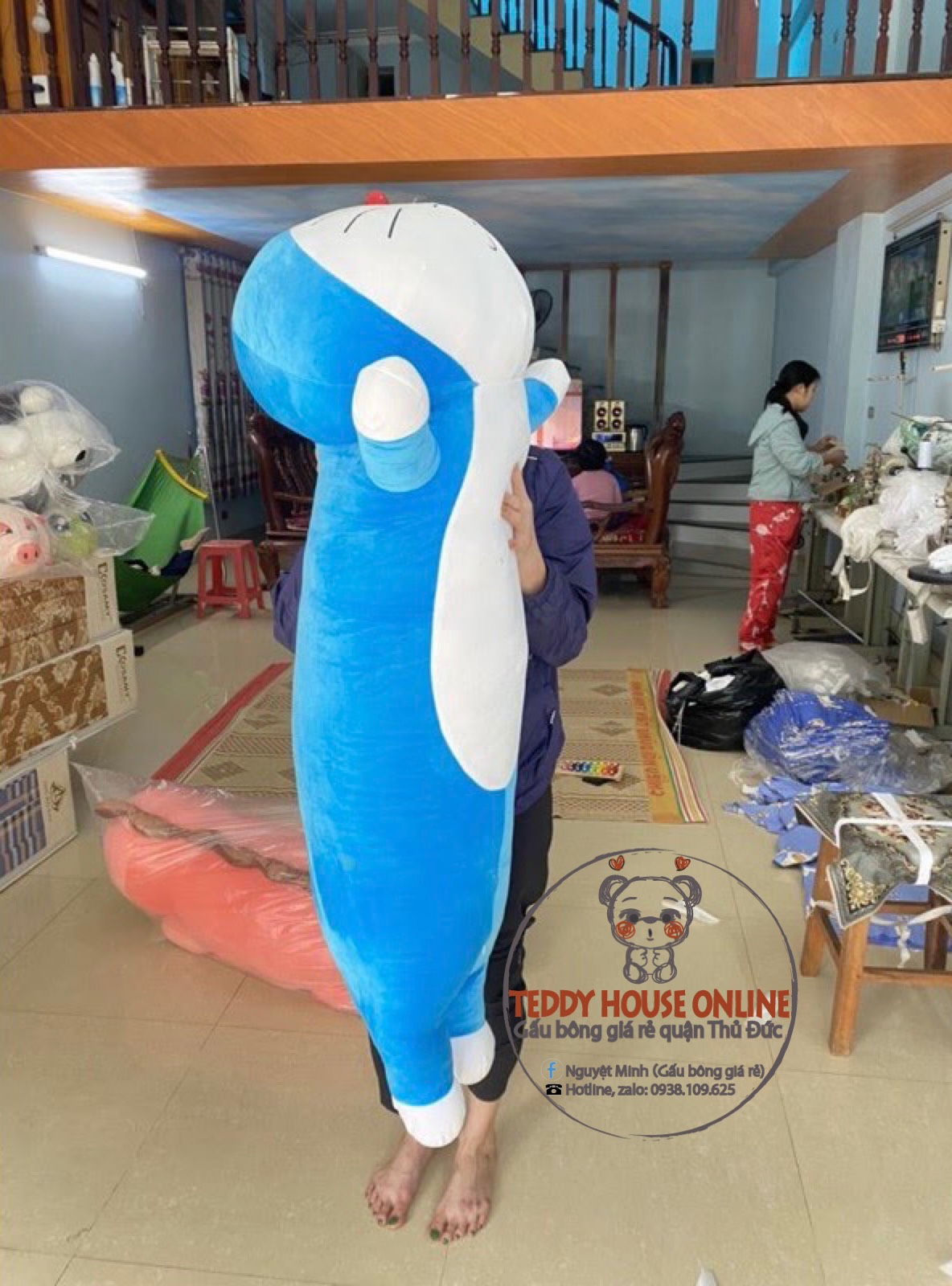 Gấu bông Đô Rê Mon dáng ôm 1m4